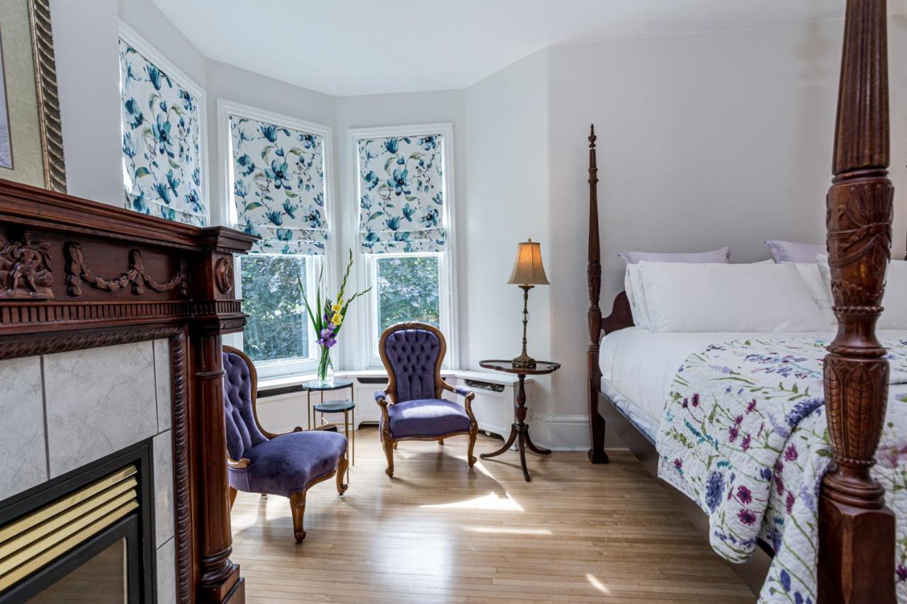 The Secret Garden Inn Кингстон Экстерьер фото
