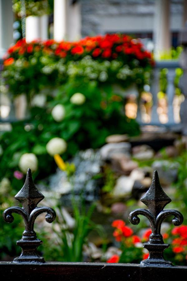 The Secret Garden Inn Кингстон Экстерьер фото