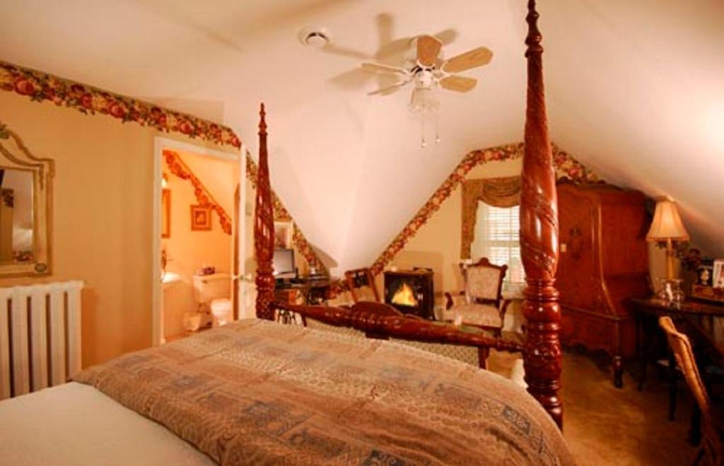 The Secret Garden Inn Кингстон Номер фото